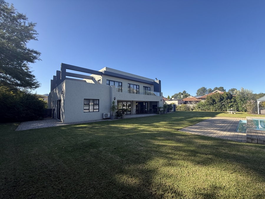 5 Bedroom Property for Sale in The Islands Estates North West